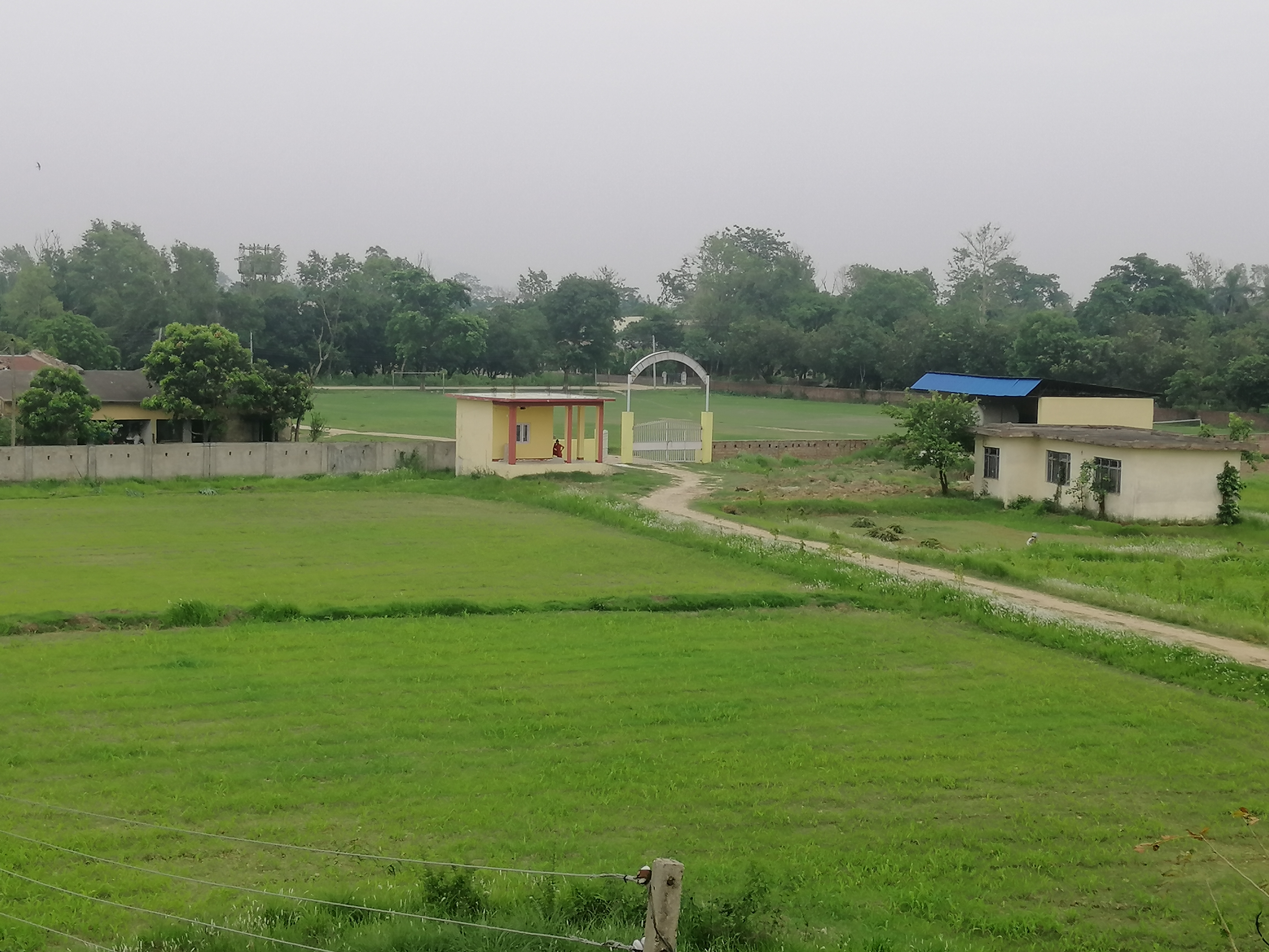 Gate
